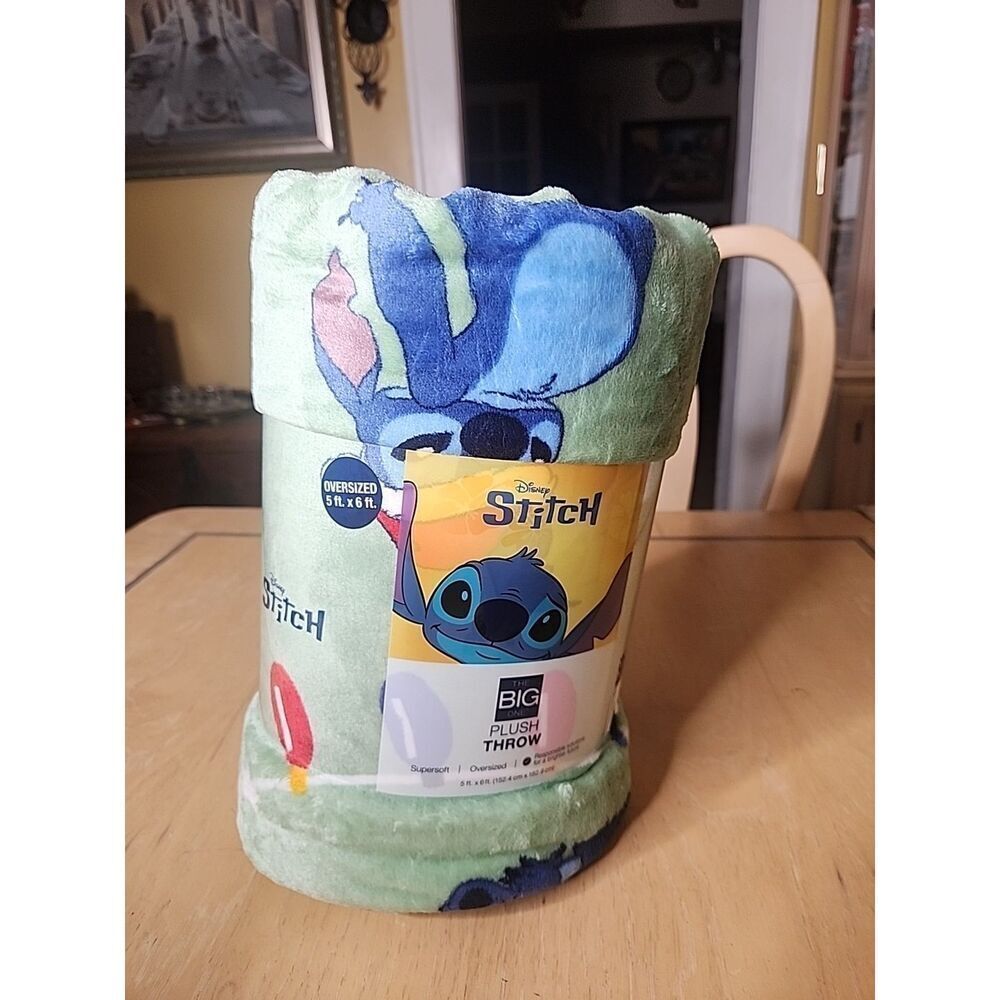 The Big One Disney  Plush Throw Blanket 5' x 6'  Stitch Holiday  NEW
